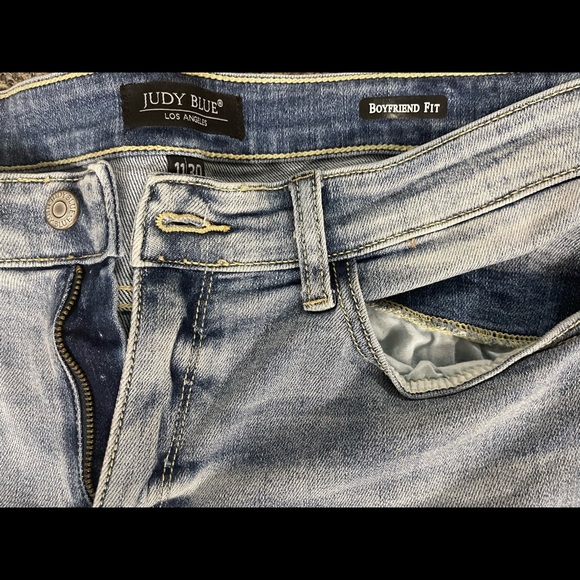 Judy Blue Boyfriend jeans - Picture 2 of 3